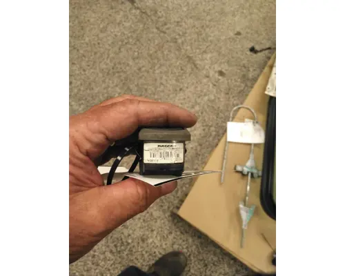 KENWORTH T660 DOOR ELECTRICAL SWITCH