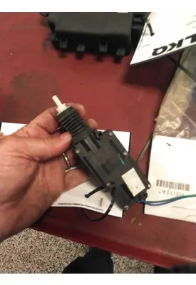 KENWORTH T660 DOOR ELECTRICAL SWITCH