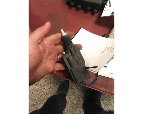 KENWORTH T660 DOOR ELECTRICAL SWITCH