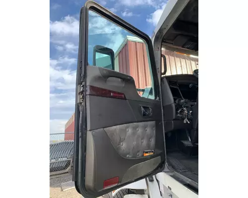 KENWORTH T660 Door Assembly, Front