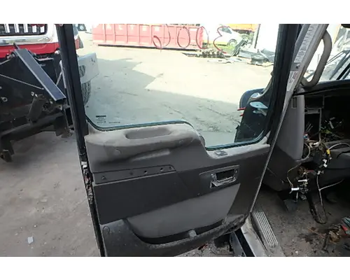 KENWORTH T660 Door Assembly, Front