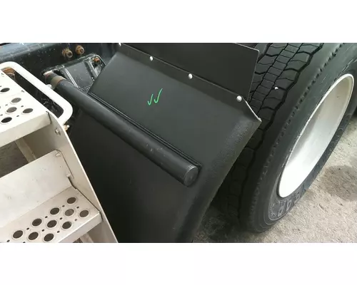 KENWORTH T660 FENDER, QUARTERHALF REAR