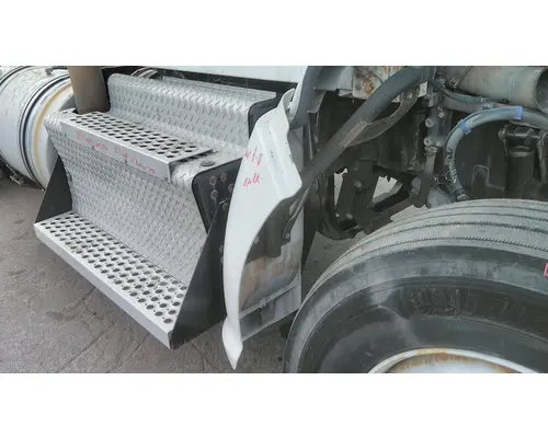 KENWORTH T660 FENDER EXTENSION