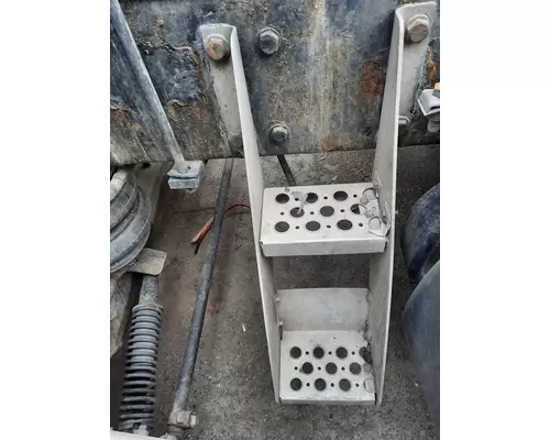 KENWORTH T660 FRAME STEP