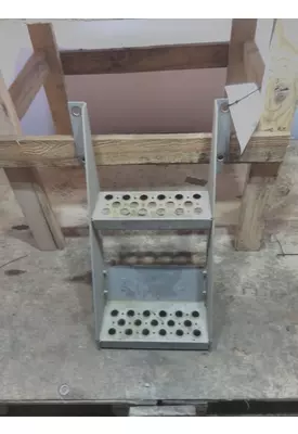 KENWORTH T660 FRAME STEP