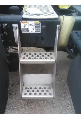 KENWORTH T660 FRAME STEP