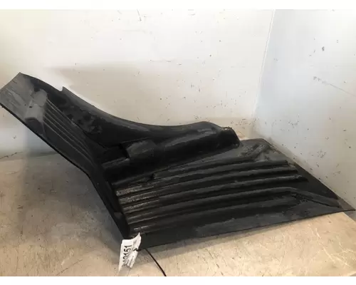 KENWORTH T660 Fender Extension