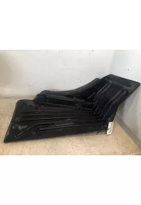 KENWORTH T660 Fender Extension