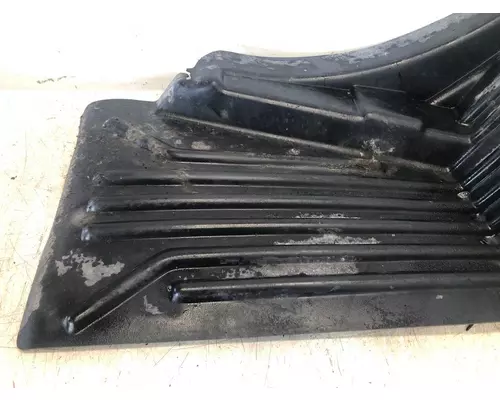 KENWORTH T660 Fender Extension
