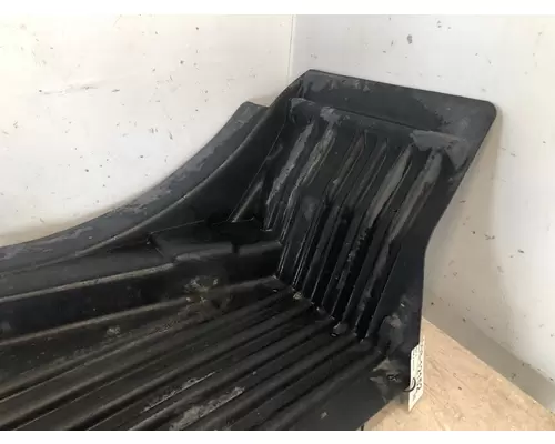 KENWORTH T660 Fender Extension