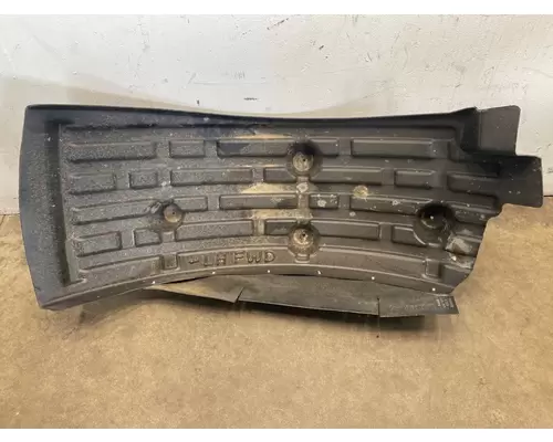 KENWORTH T660 Fender Extension