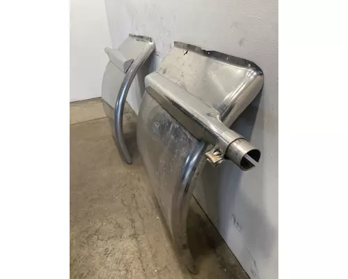 KENWORTH T660 Fender Extension