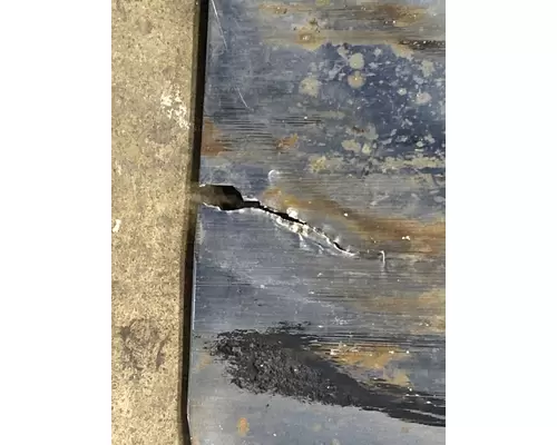 KENWORTH T660 Fender Extension