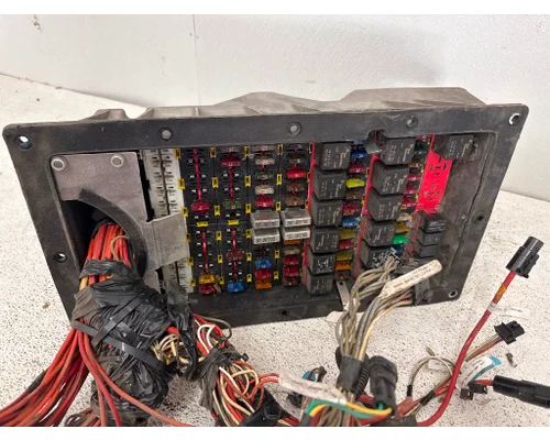 KENWORTH T660 Fuse Box