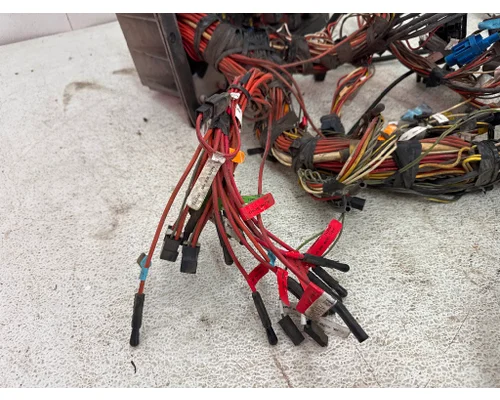 KENWORTH T660 Fuse Box