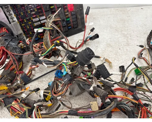 KENWORTH T660 Fuse Box