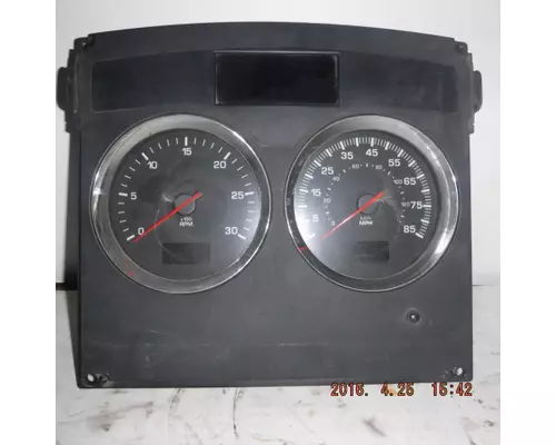 KENWORTH T660 GAUGE CLUSTER