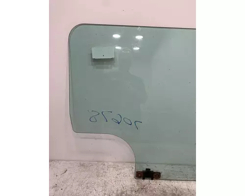KENWORTH T660 Glass