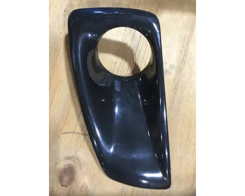 KENWORTH T660 HEADLAMP BEZEL