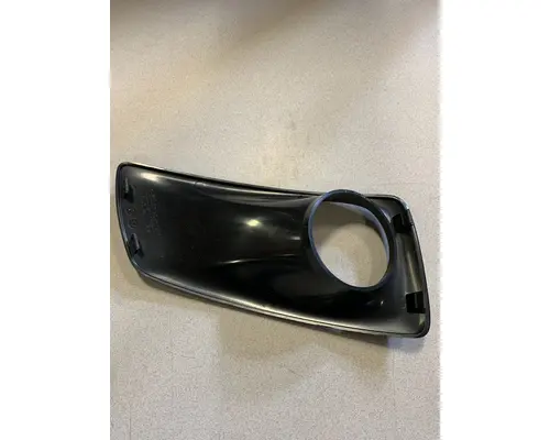 KENWORTH T660 HEADLAMP BEZEL