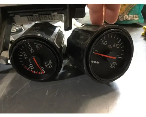 KENWORTH T660 INSTRUMENT CLUSTER