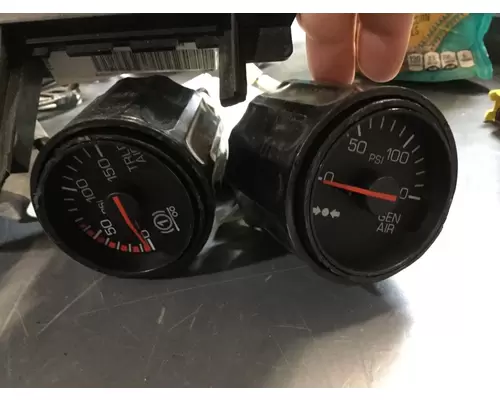 KENWORTH T660 Instrument Cluster