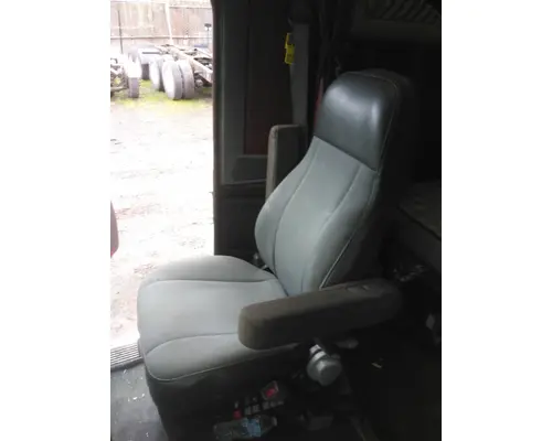 KENWORTH T660 SEAT, FRONT