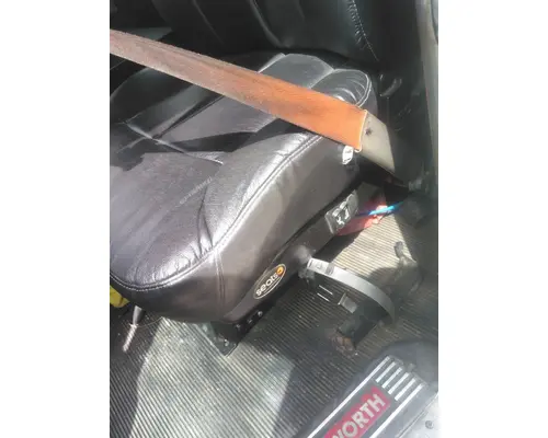 KENWORTH T660 SEAT, FRONT
