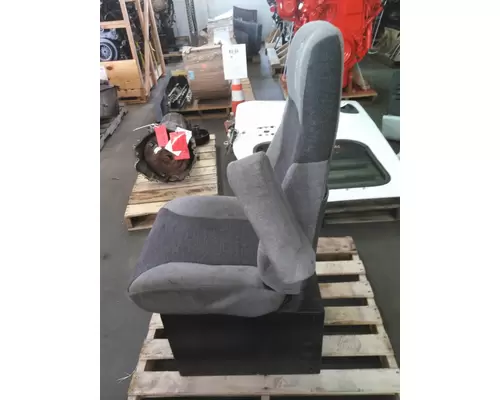 KENWORTH T660 SEAT, FRONT