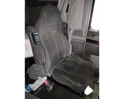 KENWORTH T660 SEAT, FRONT