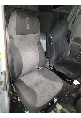 KENWORTH T660 SEAT, FRONT