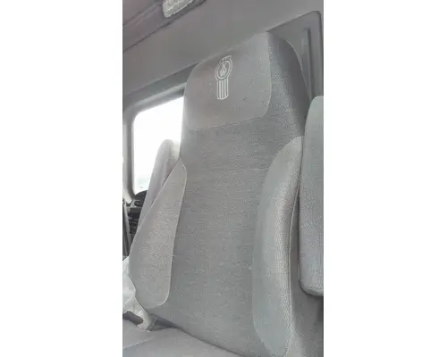 KENWORTH T660 SEAT, FRONT