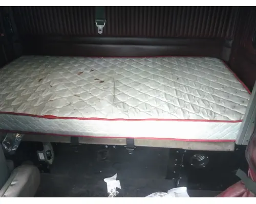 KENWORTH T660 SLEEPER BUNK
