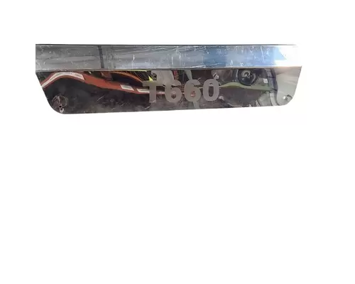KENWORTH T660 Skirt