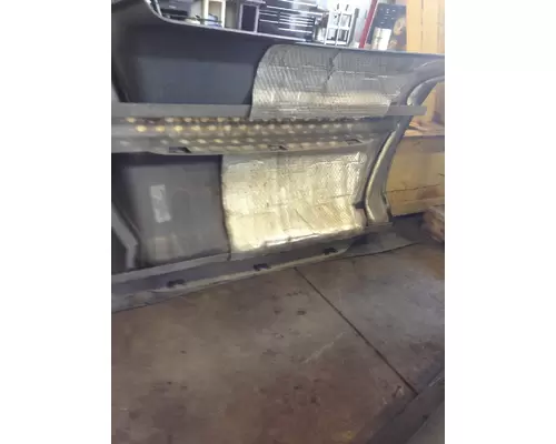 KENWORTH T660 Skirt