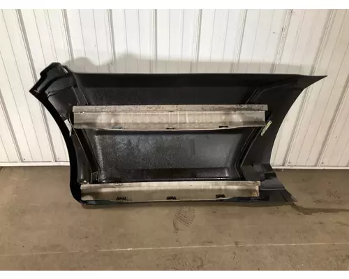 KENWORTH T660 Skirt