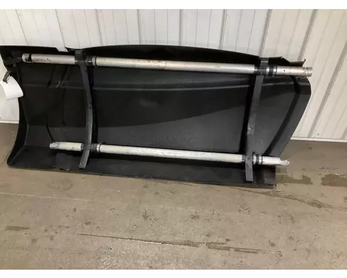 KENWORTH T660 Skirt