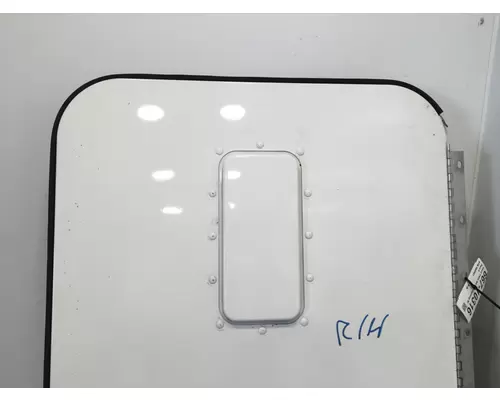 KENWORTH T660 Sleeper Door