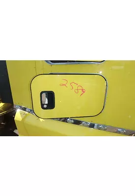 KENWORTH T660 Sleeper Door