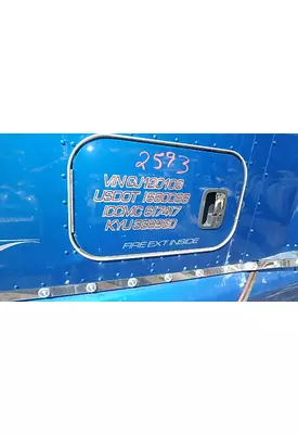 KENWORTH T660 Sleeper Door