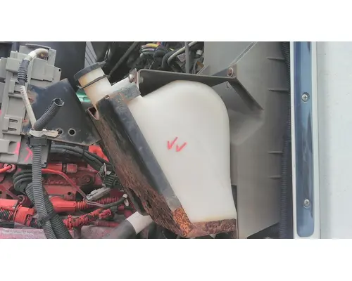 KENWORTH T660 WINDSHIELD WASHER RESERVOIR