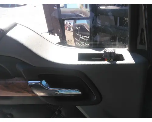 KENWORTH T680 2013-2026 DOOR ASSEMBLY, FRONT
