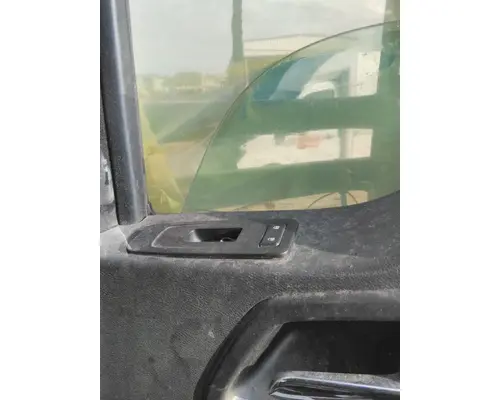 KENWORTH T680 2013-2026 DOOR ASSEMBLY, FRONT