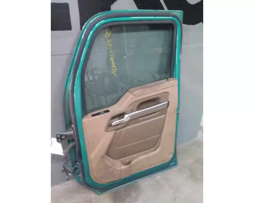 KENWORTH T680 2013-2026 DOOR ASSEMBLY, FRONT