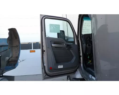 KENWORTH T680 2013-2026 DOOR ASSEMBLY, FRONT