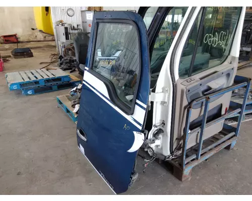 KENWORTH T680 2013-2026 DOOR ASSEMBLY, FRONT