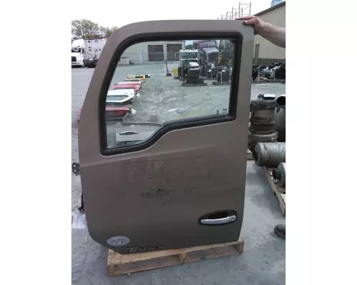 KENWORTH T680 2013-2026 DOOR ASSEMBLY, FRONT