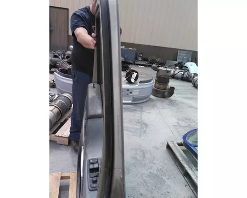 KENWORTH T680 2013-2026 DOOR ASSEMBLY, FRONT