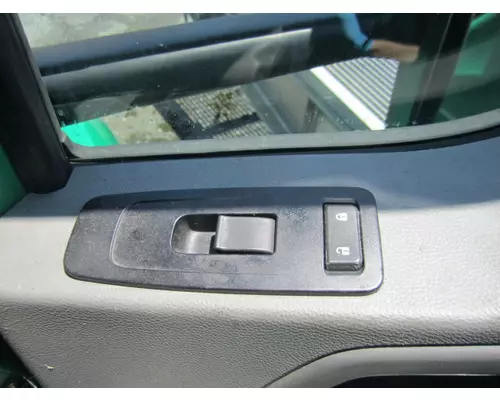 KENWORTH T680 2013-2026 DOOR ASSEMBLY, FRONT