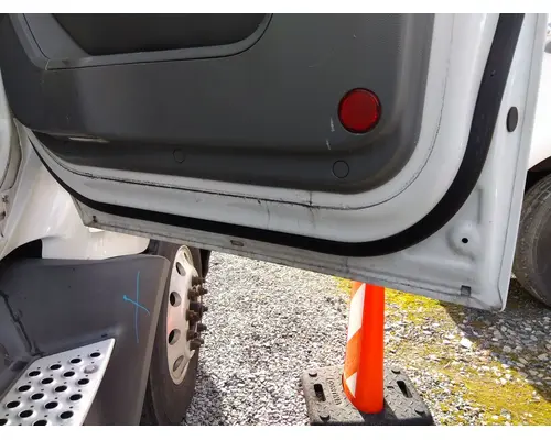 KENWORTH T680 2013-2026 DOOR ASSEMBLY, FRONT